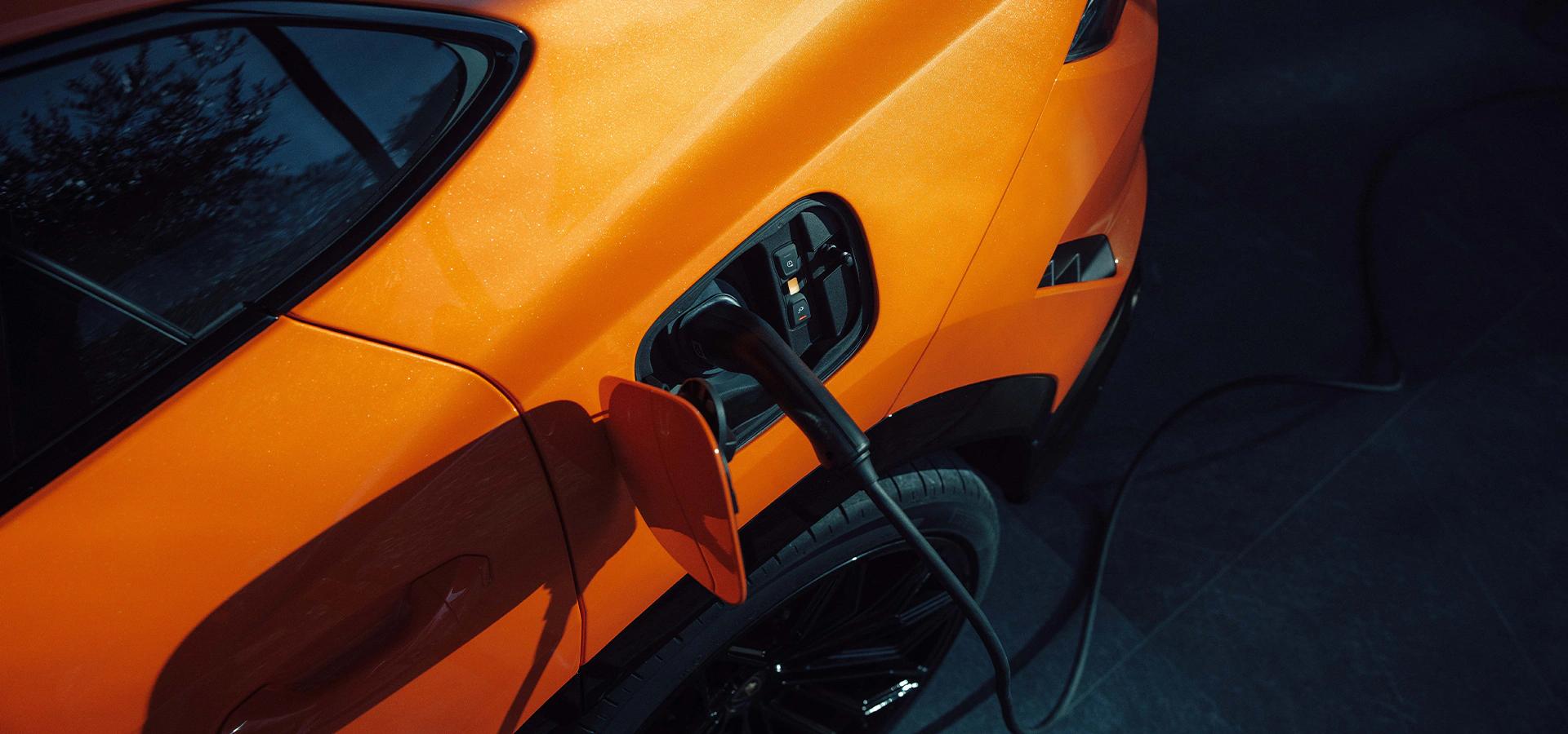 Charging port of the Plug-in Hybrid (PHEV) Urus SE